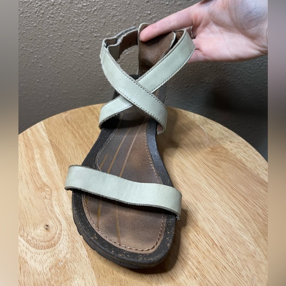 Teva Cabrillo Light Green Strappy Leather Cork Wedge Sandals Women’s 9.5 - Picture 8 of 15